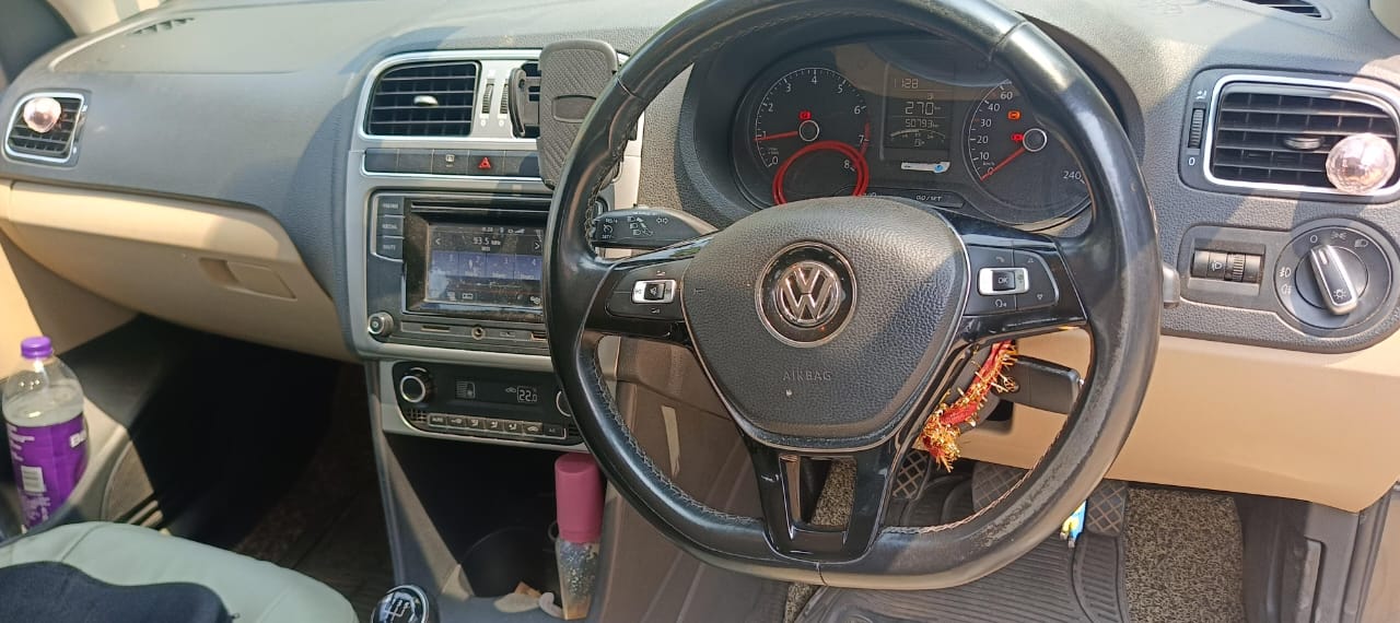 Volkswagen Polo(2012-2014) Comfortline 1.2l P